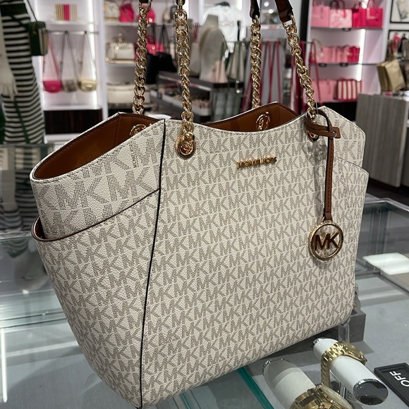 MICHAEL KORS 
Jet Set Large Signature Shoulder Tote Bag
Vanilla 
NWT - Picture 16 of 16